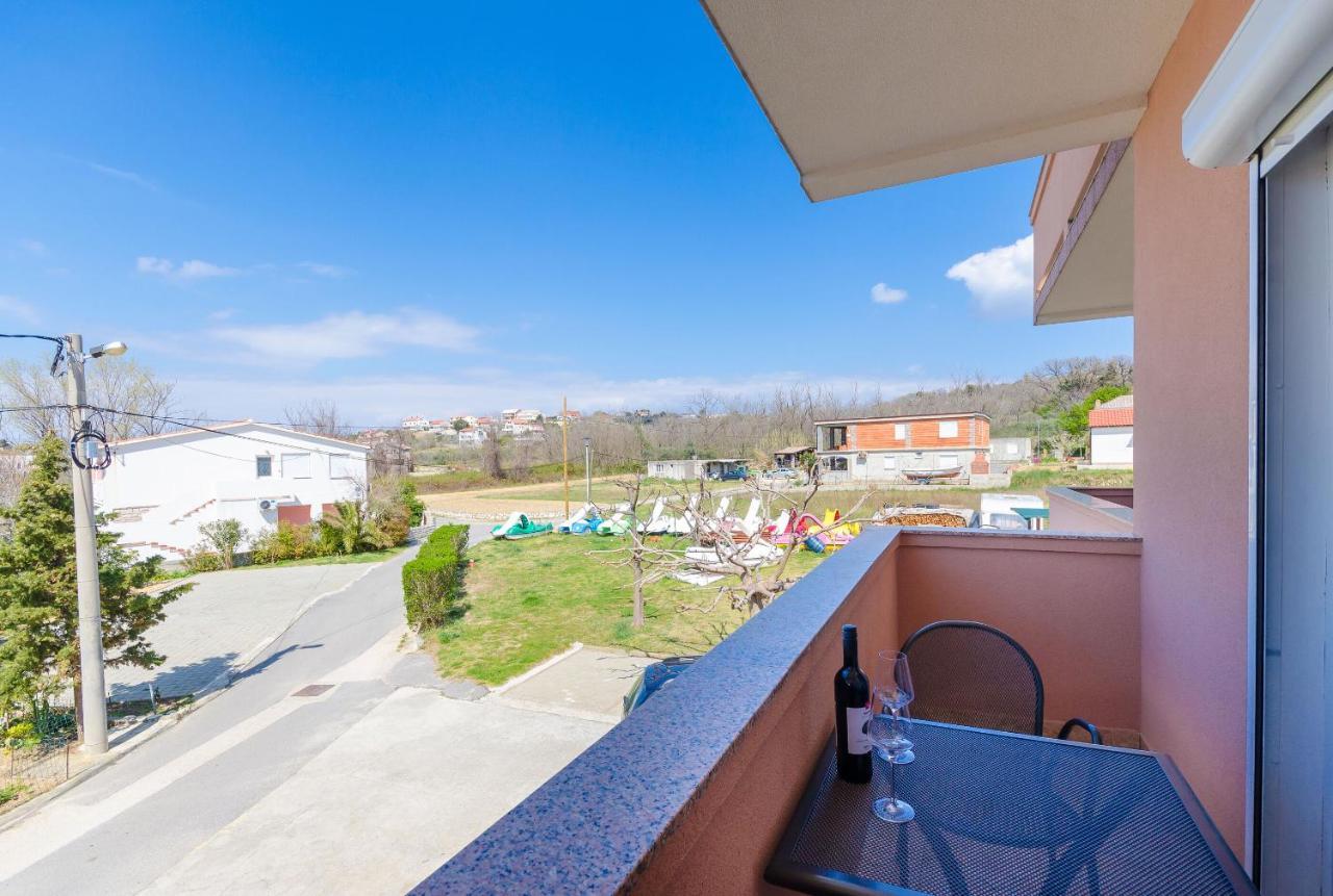 Apartments And Room Ljubica Lopar Exterior photo