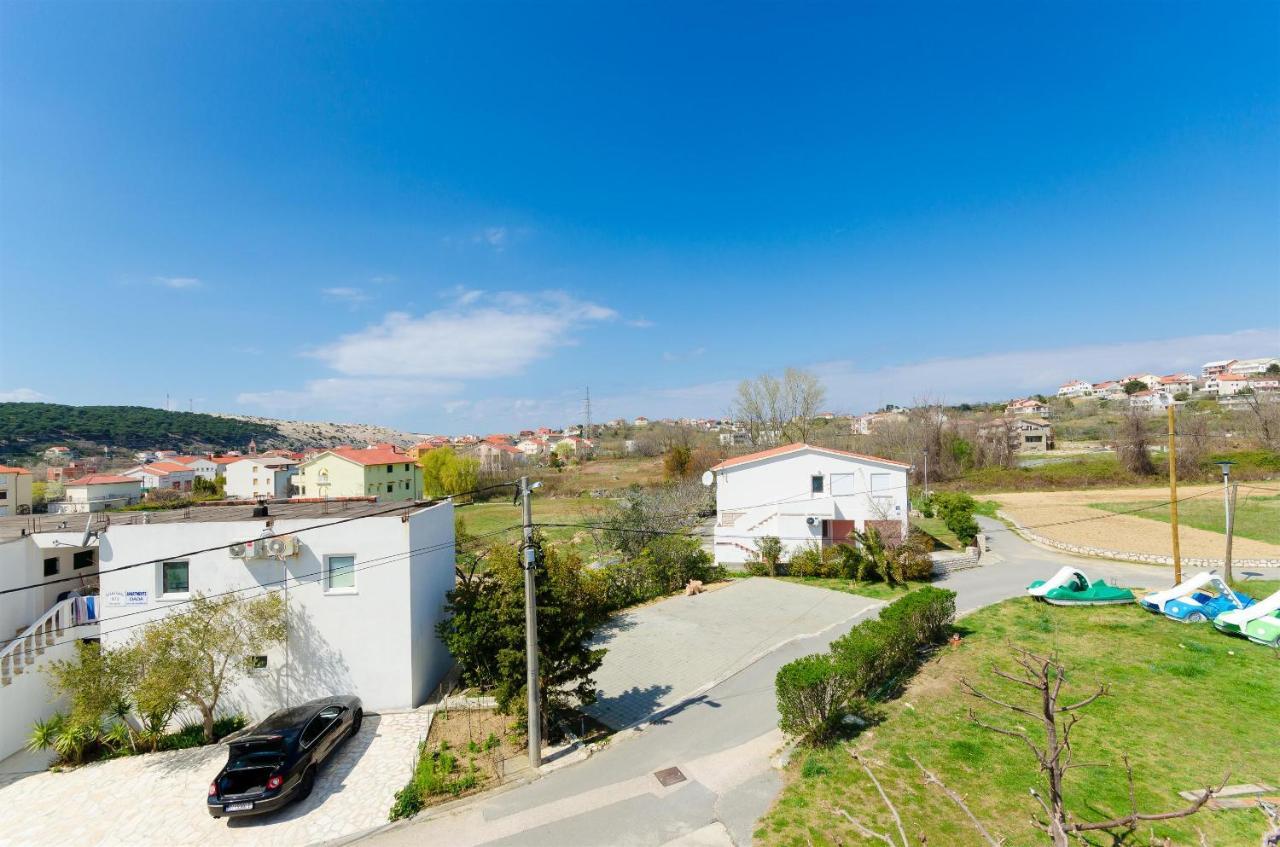 Apartments And Room Ljubica Lopar Exterior photo