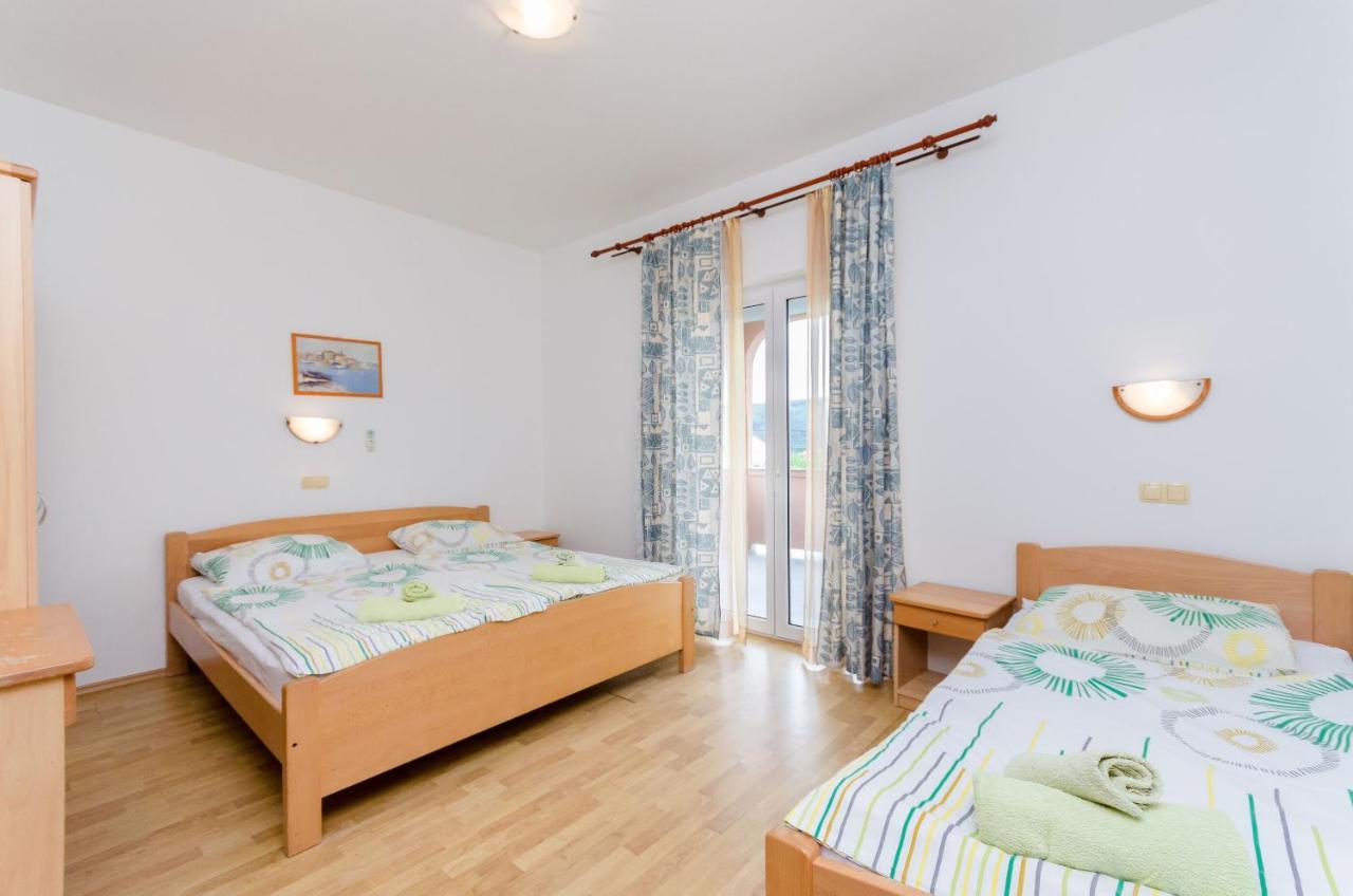 Apartments And Room Ljubica Lopar Exterior photo